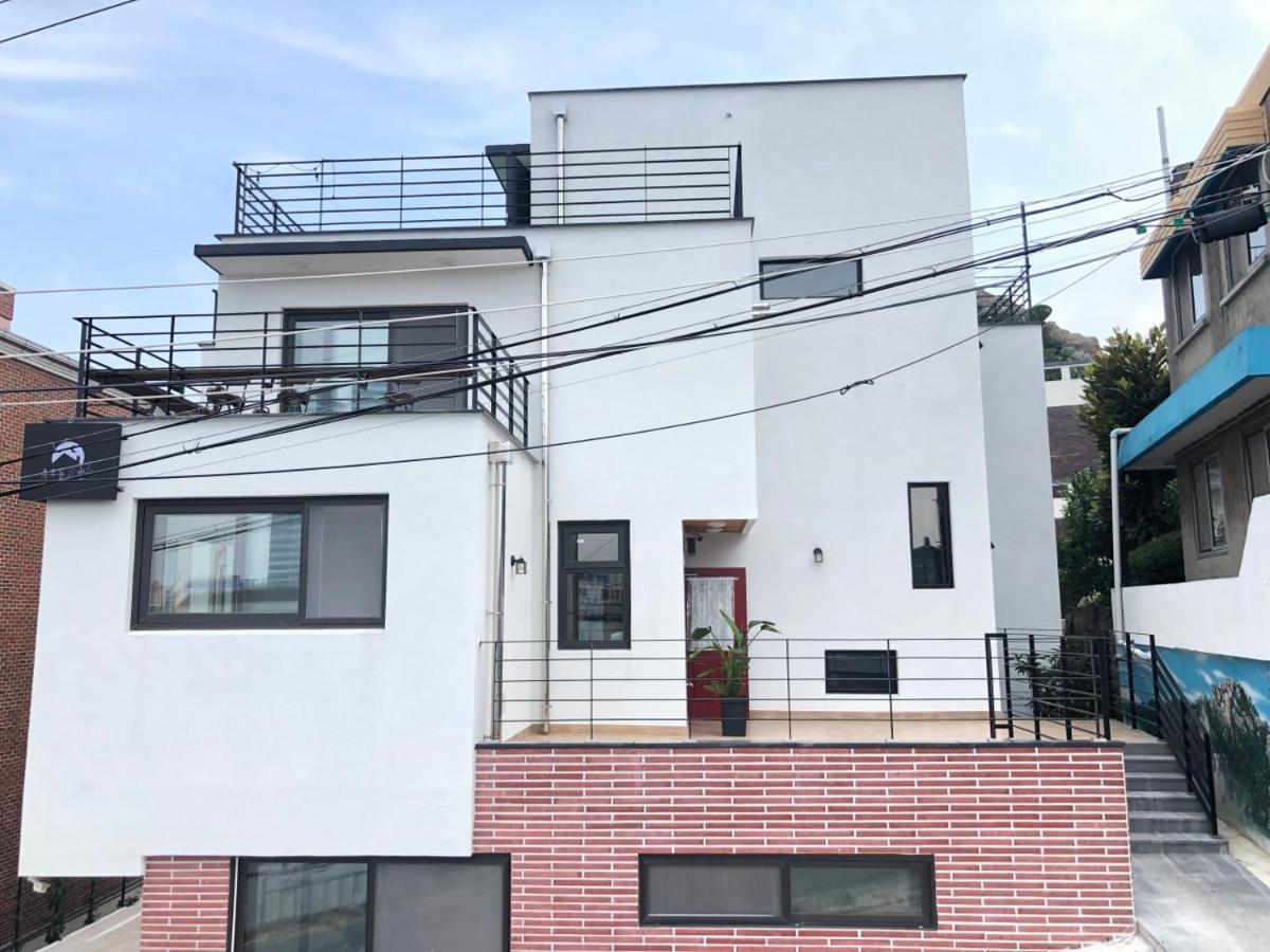 Cheukhu-Dong 19Street Guesthouse Mokpo Bagian luar foto