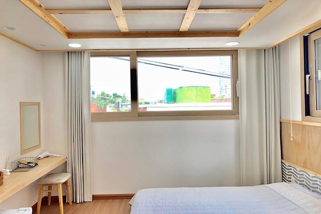 Cheukhu-Dong 19Street Guesthouse Mokpo Bagian luar foto