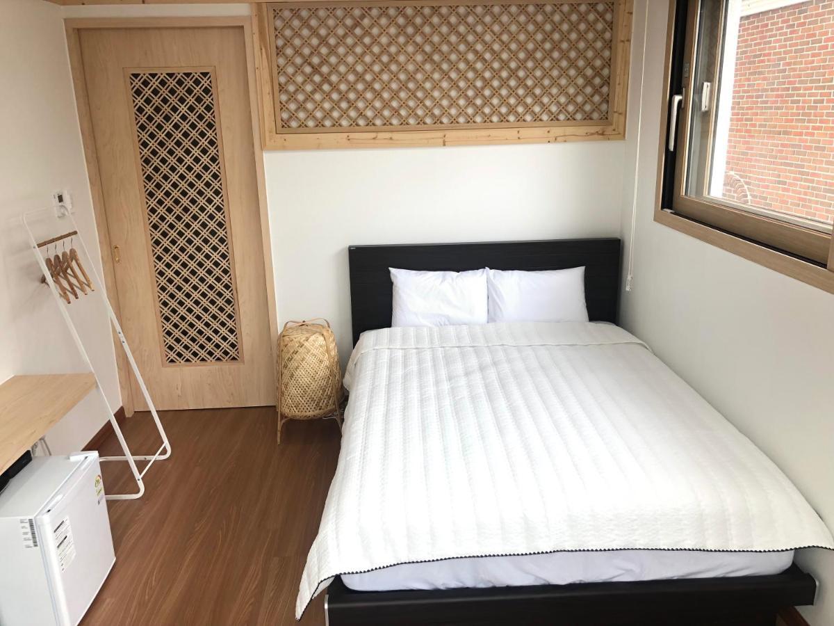 Cheukhu-Dong 19Street Guesthouse Mokpo Bagian luar foto