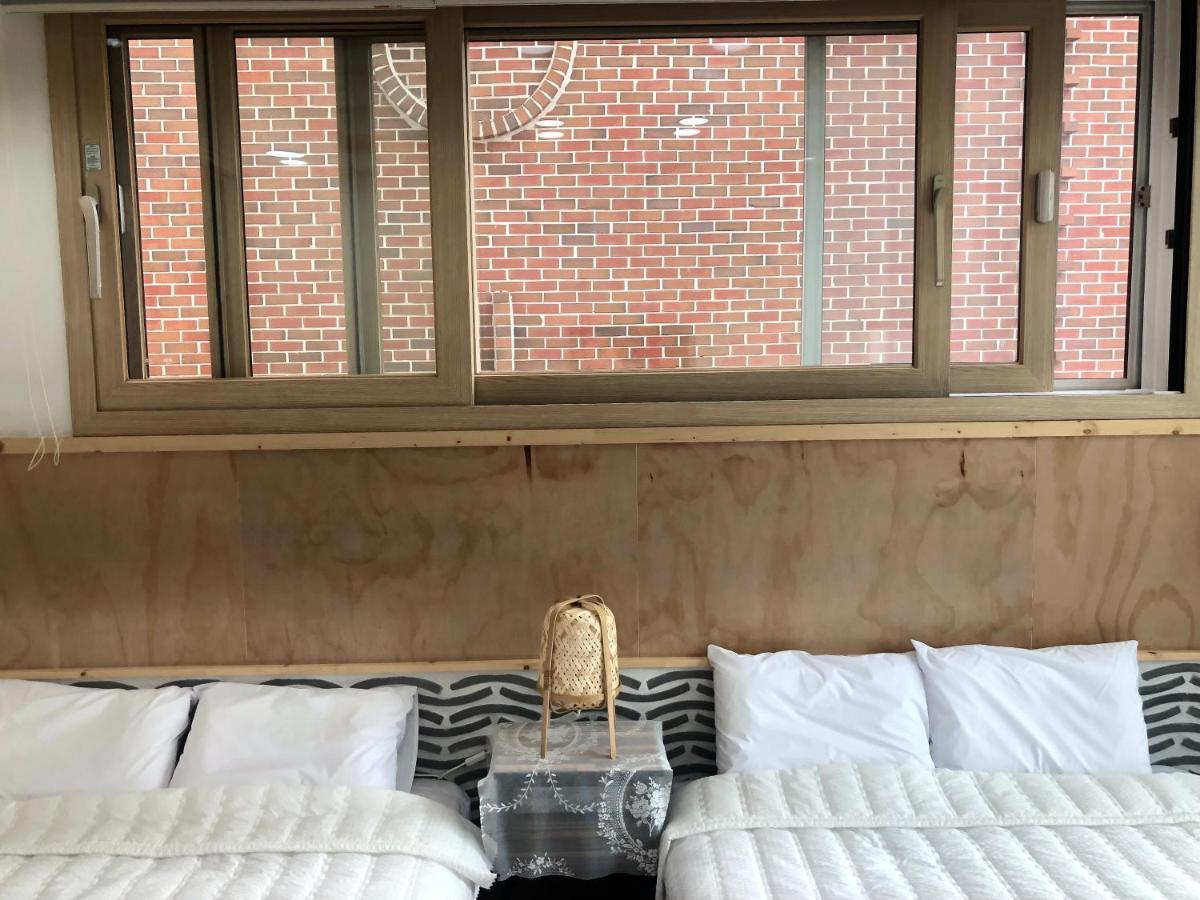 Cheukhu-Dong 19Street Guesthouse Mokpo Bagian luar foto